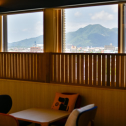 大きな窓からの眺望